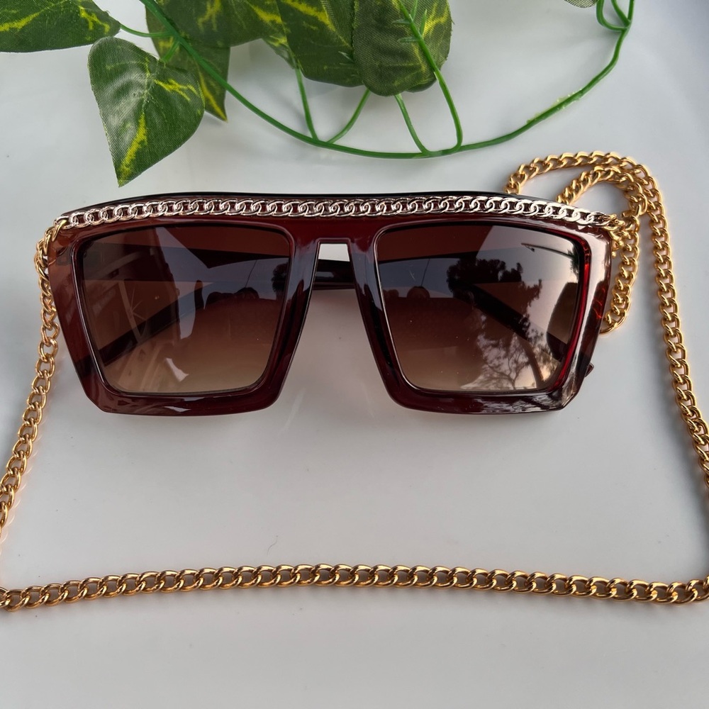 TOP OF THE CHAIN SUNNIES